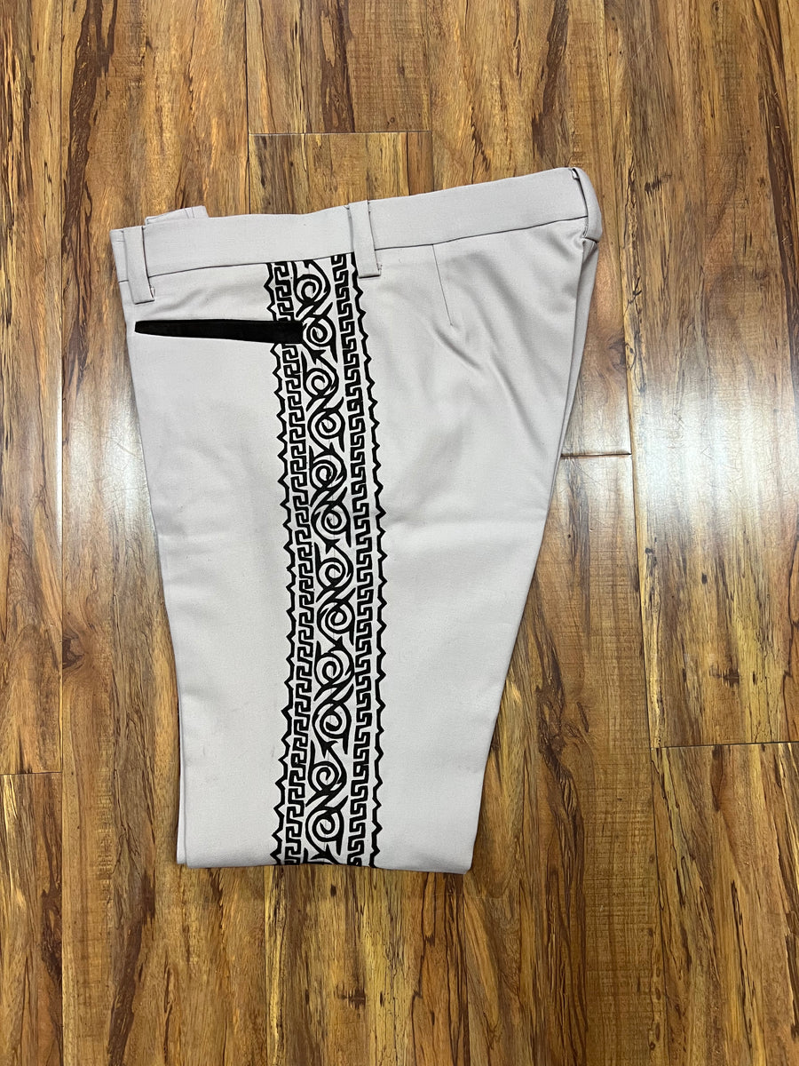 PANTALONES DE CHARRO CON GRECA.