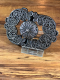 HEBILLA CHARRA FILIGRANA. CHARRO BUCKLE WITH A CONCHO IN THE MIDDLE WITH FILIGRANA WORK