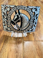 HEBILLA CHARRA DE PAVON CALADA CON INCRUSTACIONES DE PLATA. ELABORADA DE ARTESANIA.