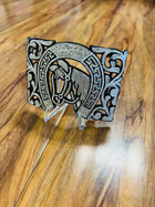 HEBILLA CHARRA DE PAVON CALADA CON INCRUSTACIONES DE PLATA. ELABORADA DE ARTESANIA.
