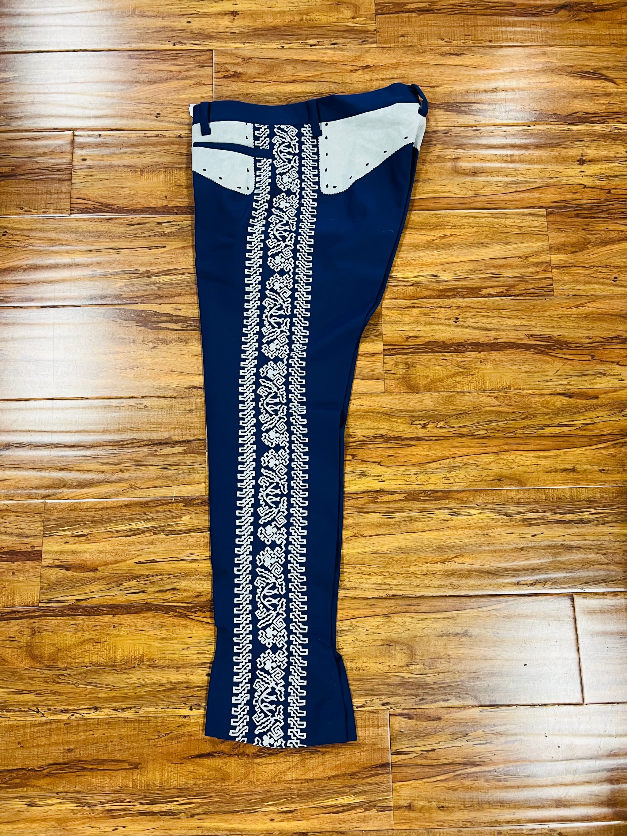 PANTALONES DE CHARRO. CHARRO PANTS – HerraduraDeOro