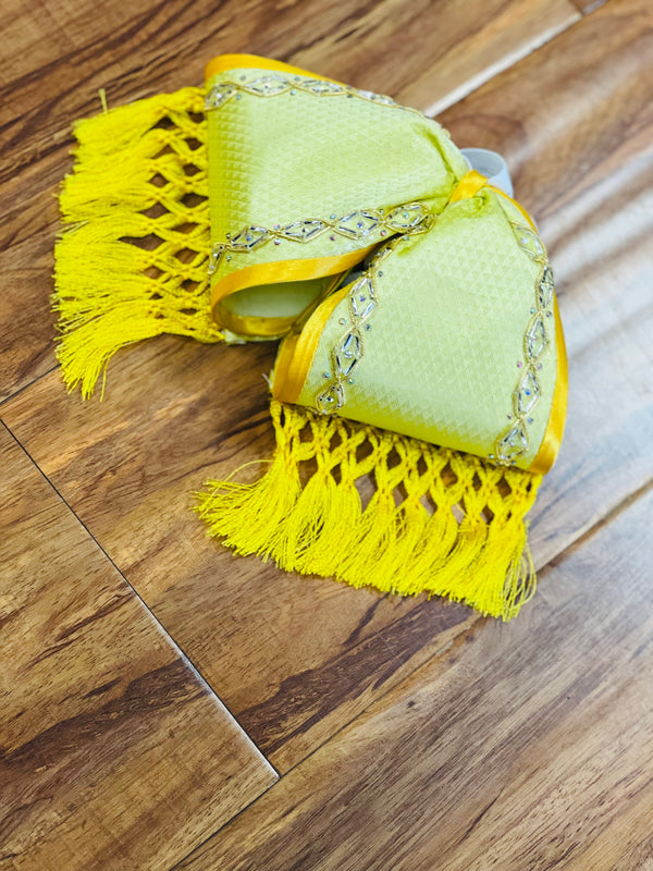 MOÑOS CHARRO CON BORDADO EN LATERALES