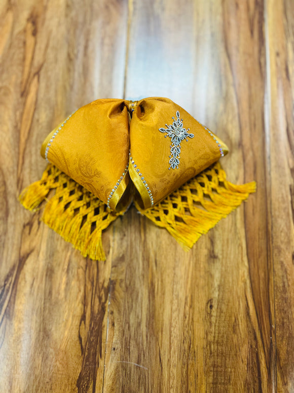 MOÑOS CHARRO CON BORDADO  CRUZ CON PEDRERIA