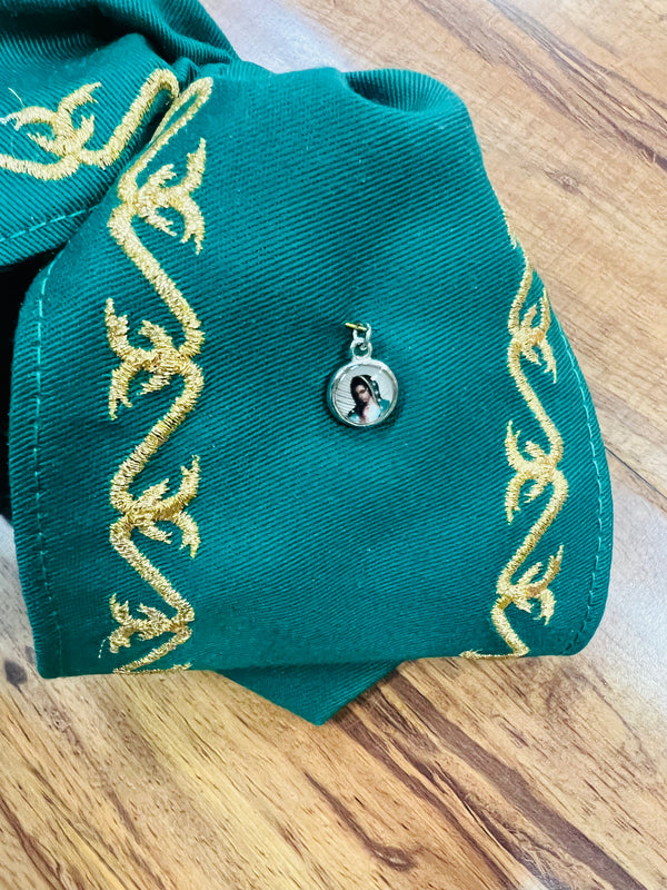 MOŇO CHARRO COLOR VERDE BORDADO EN HILO ORO