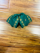 MOŇO CHARRO COLOR VERDE BORDADO EN HILO ORO