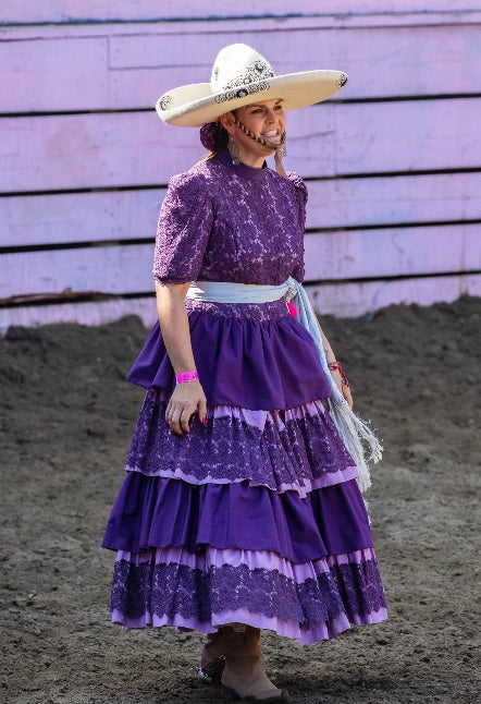 BOTA DE ESTILO ESCARAMUZA PARA DAMA EN COLOR HUESO