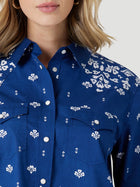 WOMEN'S WRANGLER RETRO AMERICANA BANDANA WESTERN SNAP SHIRT IN BLUE PRINT