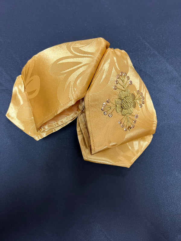 MOŇO CHARRO ORO BORDADO EN ORO A MANO . GOLD CHARRO TIE
