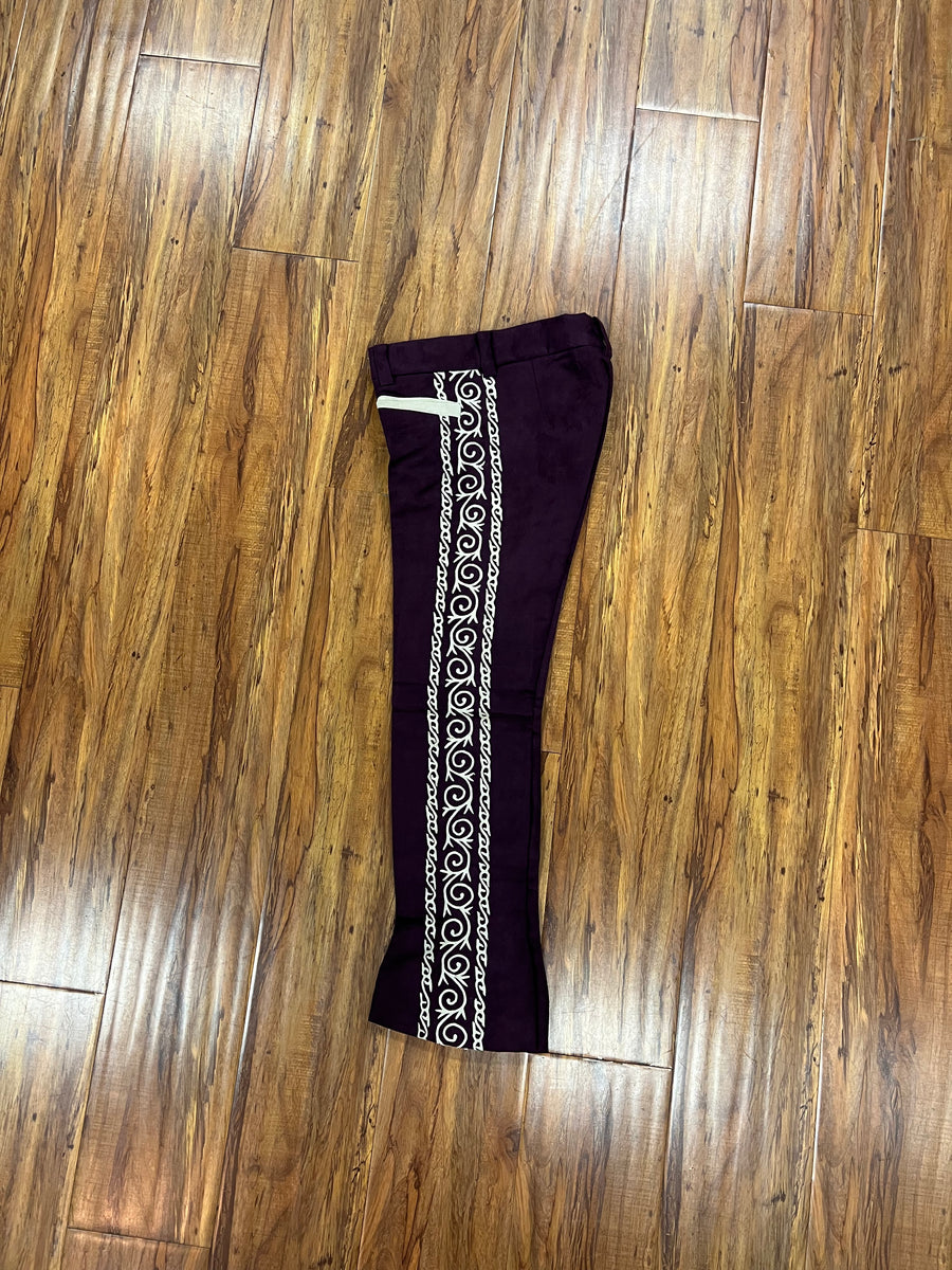 PANTALONES DE CHARRO CON GRECA.