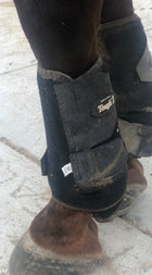 CANILLERAS NEGRAS TOUGH -1 MEDIANAS. TOUGH - 1 EXTREME VENTED SPORT BOOTS MEDIUMS , HerraduraDeOro - HerraduraDeOro