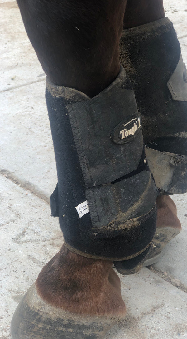 CANILLERAS NEGRAS TOUGH -1 MEDIANAS. TOUGH - 1 EXTREME VENTED SPORT BOOTS MEDIUMS , HerraduraDeOro - HerraduraDeOro