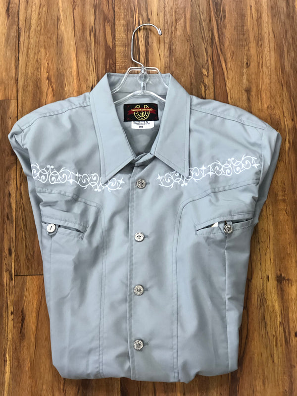 CAMISOLOA CHARRA BORDADA COLOR GRIS. GRAY COLOR CHARRO SHIRT , HerraduraDeOro - HerraduraDeOro