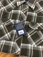 MEN'S WRANGLER RETRO® LONG SLEEVE FLANNEL WESTERN SNAP PLAID SHIRT IN GREEN/WHITE