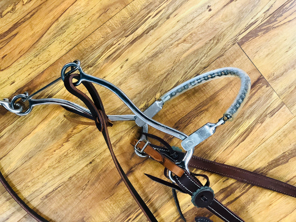BOSA DE CADENA DE CABALLO. PLASTIC COVER NOSE - COMBO HACKAMORE.
