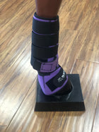 CANILLERAS DE COLOR MORADO PARA CABALLOS DE NEOPRENE. SE CIERRA CON VELCRO . , HerraduraDeOro - HerraduraDeOro