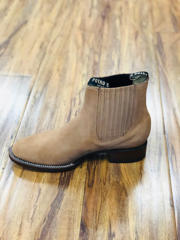 BOTINE CHARRO COLOR MIEL GAMOSA DE DOBLE COSTURA. MEXICAN SUEDE DOUBLE SEAM LEATHER ANKLE BOOT , HerraduraDeOro - HerraduraDeOro
