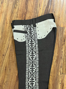 PANTALONES DE CHARRO CON GRECA.