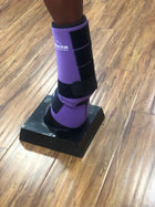 CANILLERAS DE COLOR MORADO PARA CABALLOS DE NEOPRENE. SE CIERRA CON VELCRO . , HerraduraDeOro - HerraduraDeOro