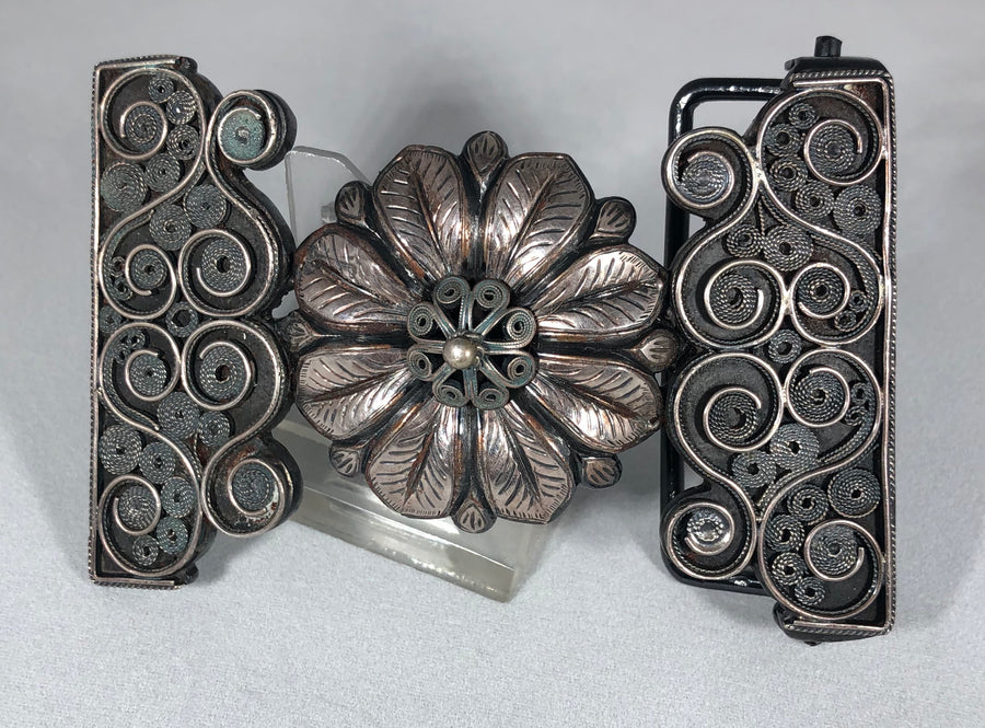 HEBILLA CHARRA  FILIGRANA. CHARRO BUCKLE WITH A CONCHO IN THE MIDDLE WITH FILIGRANA WORK , HerraduraDeOro - HerraduraDeOro