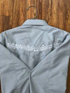 CAMISOLOA CHARRA BORDADA COLOR GRIS. GRAY COLOR CHARRO SHIRT , HerraduraDeOro - HerraduraDeOro