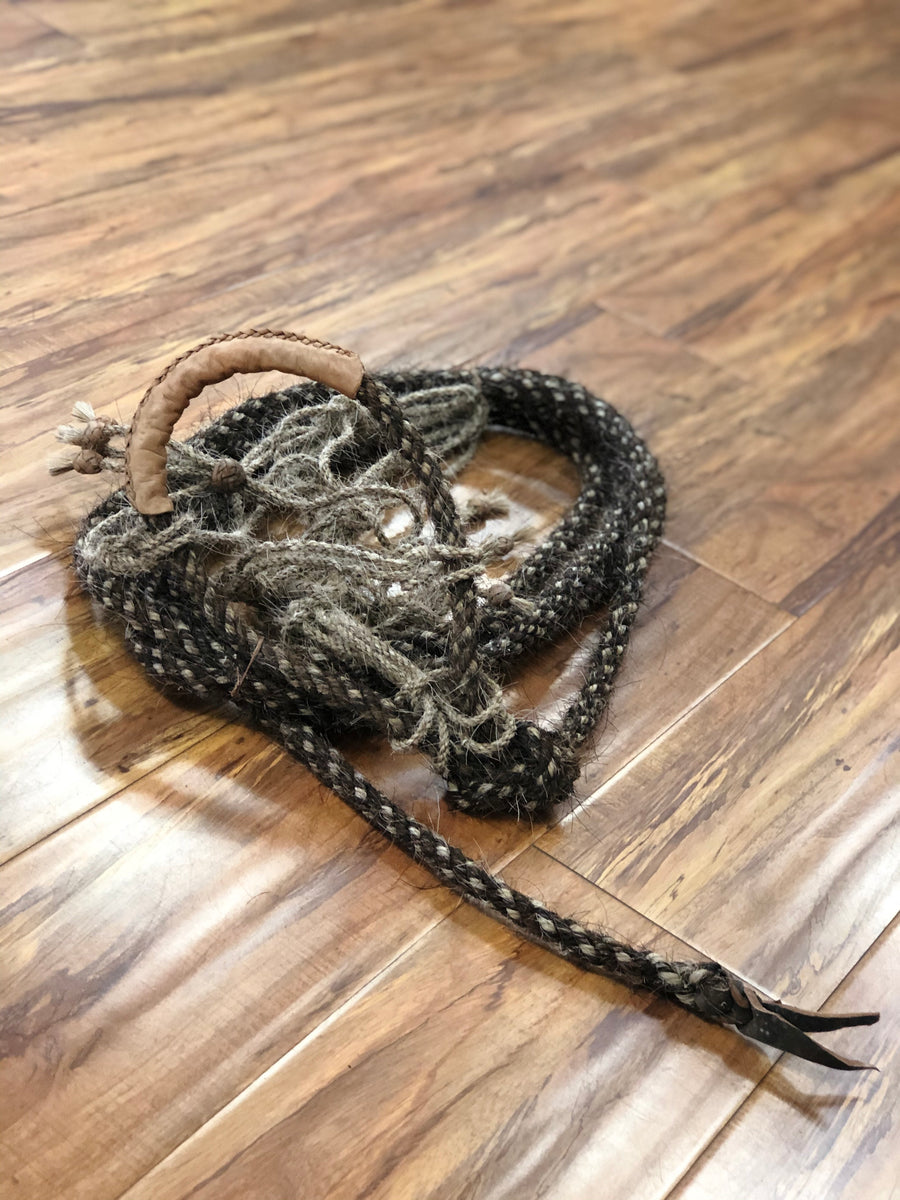 HAND BRAIDED HORSE HAIR BOSAL WITH HORSE HAIR HEADSTALL AND BRAIDED HORSE HAIR MACATE.  BOSAL DE PELO DE CABALLO PARA ARRENDAR.